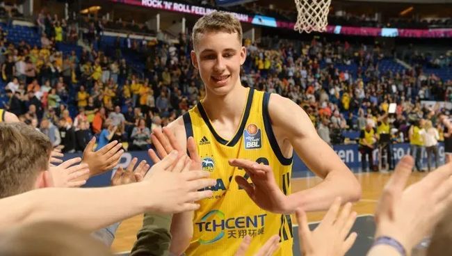 注定使他在 注定使他在