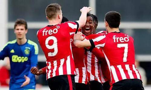 攻守一体的 攻守一体的