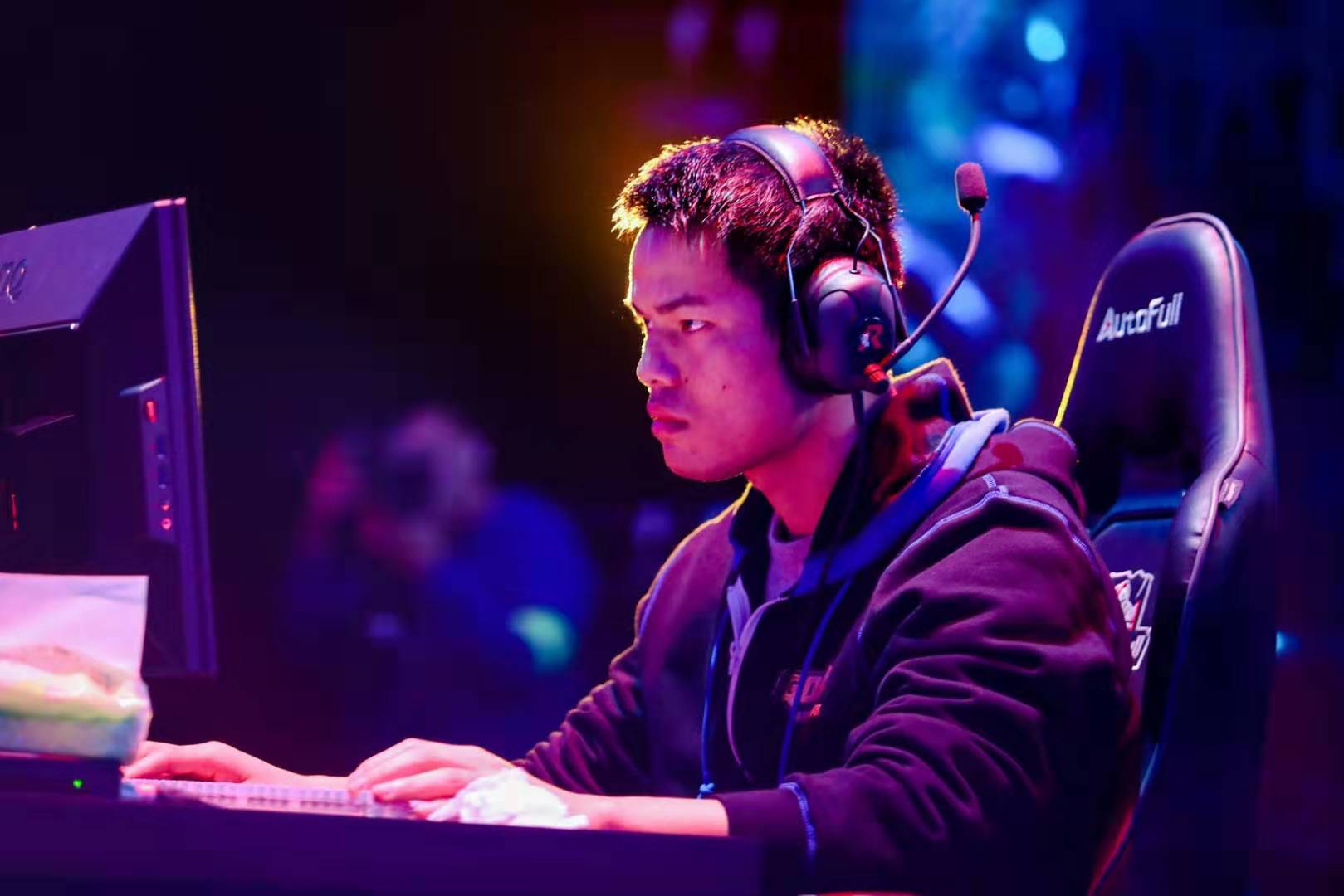 维克多还是 维克多还是