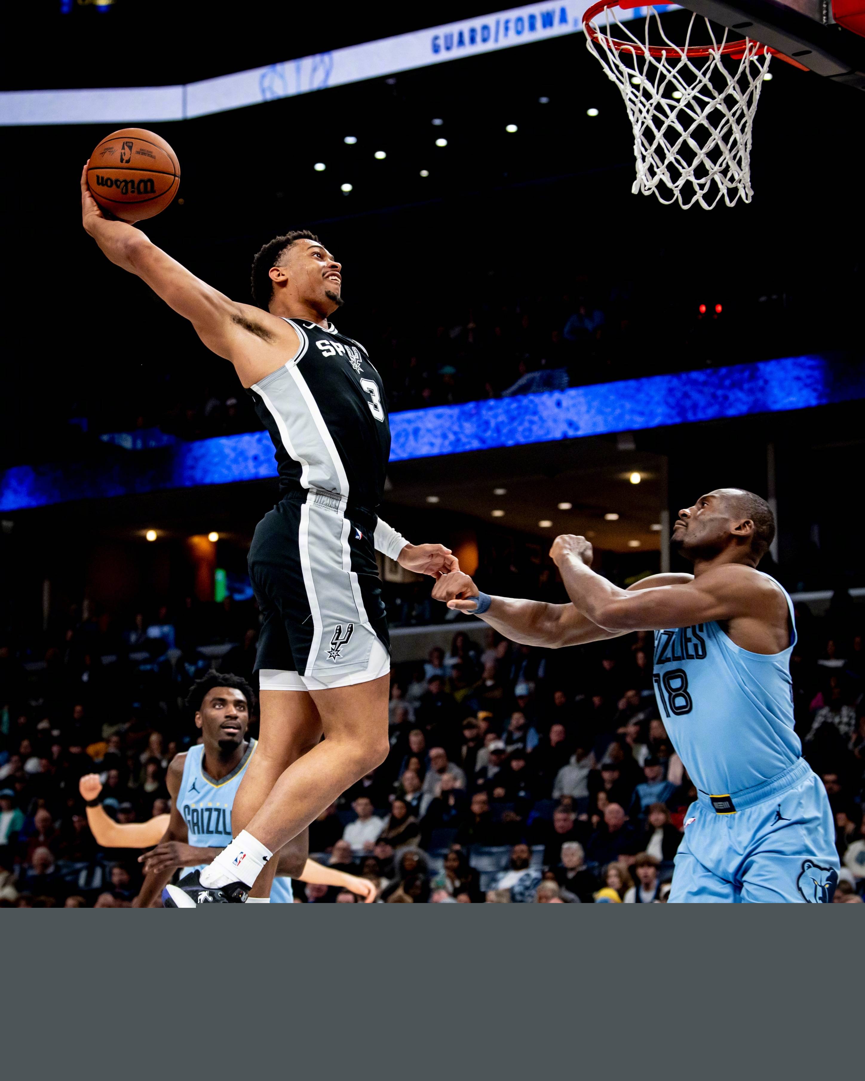 尼亚马雷乌 尼亚马雷乌